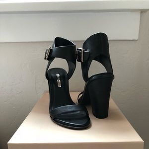 Sandel heels